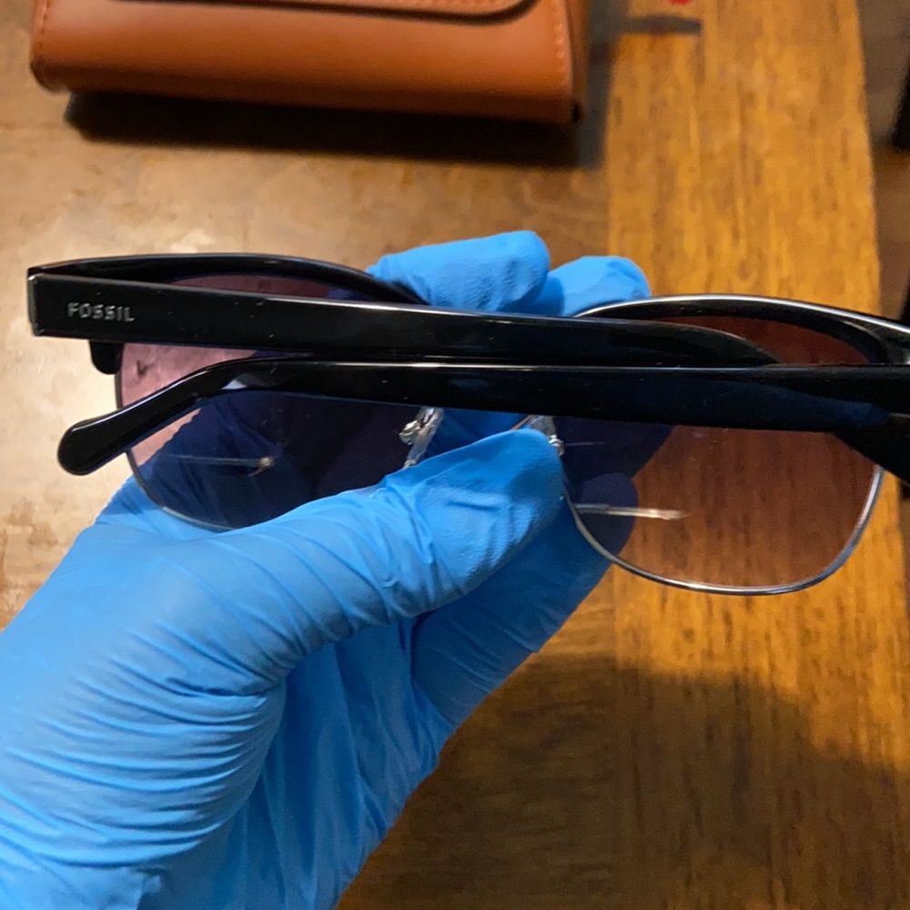 ☀️🕶😎Fossil sunglasses☀️🕶😎 - Picture 4 of 6